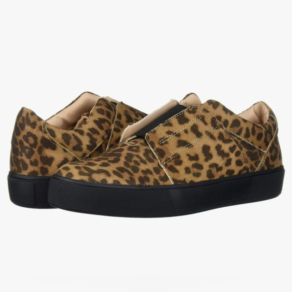 Very Volatile Foxfire Sneakers | Size 7